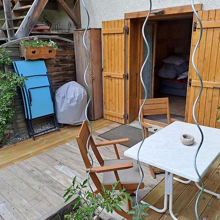 A4 km de Megève très joli studio avec jacuzzi ,vue sur les montagnes au calme Praz-sur-Arly Camera foto