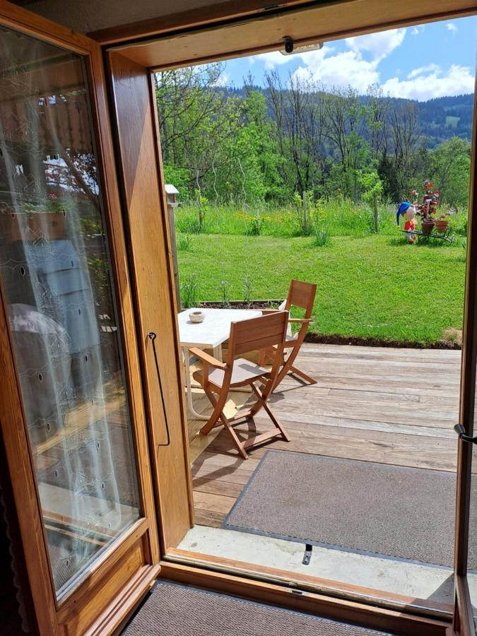 A4 km de Megève très joli studio avec jacuzzi ,vue sur les montagnes au calme Praz-sur-Arly Esterno foto