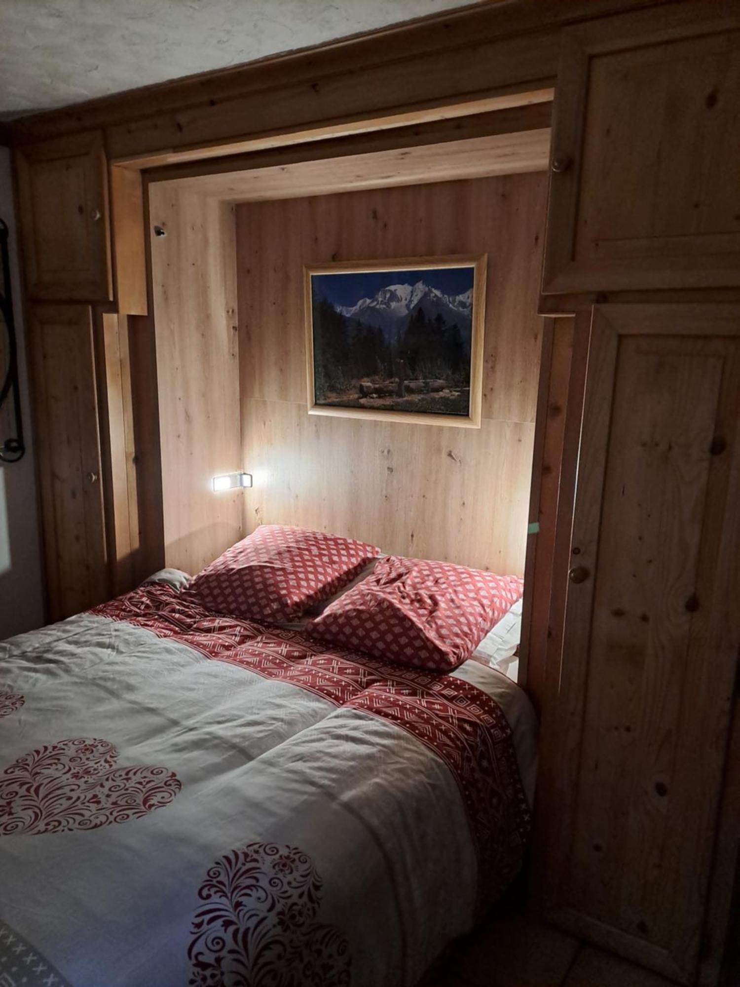 A4 km de Megève très joli studio avec jacuzzi ,vue sur les montagnes au calme Praz-sur-Arly Esterno foto